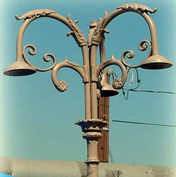 TRIPLE FRENCH STREET LAMPS
