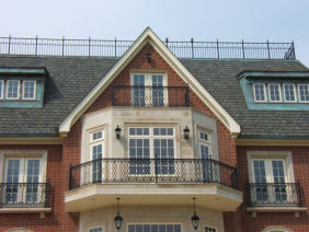 aluminum railing with belly pickets