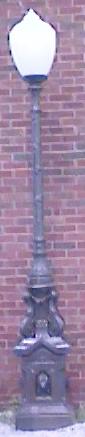 cast aluminum street lamp
