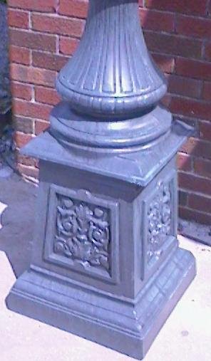 cast aluminum urin base detail