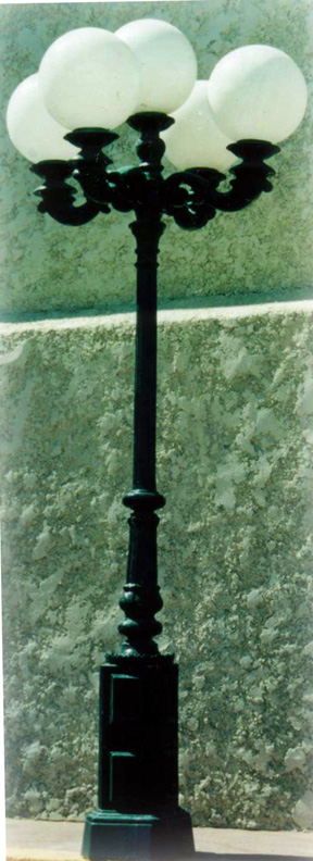 Balboa Design 5 Light Lamp Post, Five Globe Lamp Post